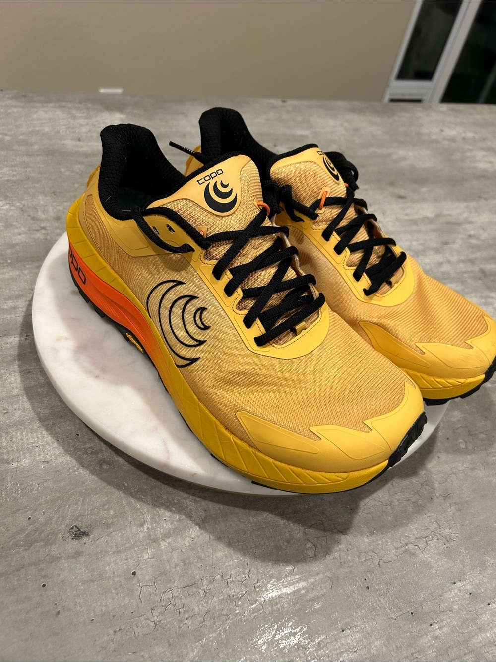 Topo Athletic Men's Yellow Performance Running Shoes size 10.5